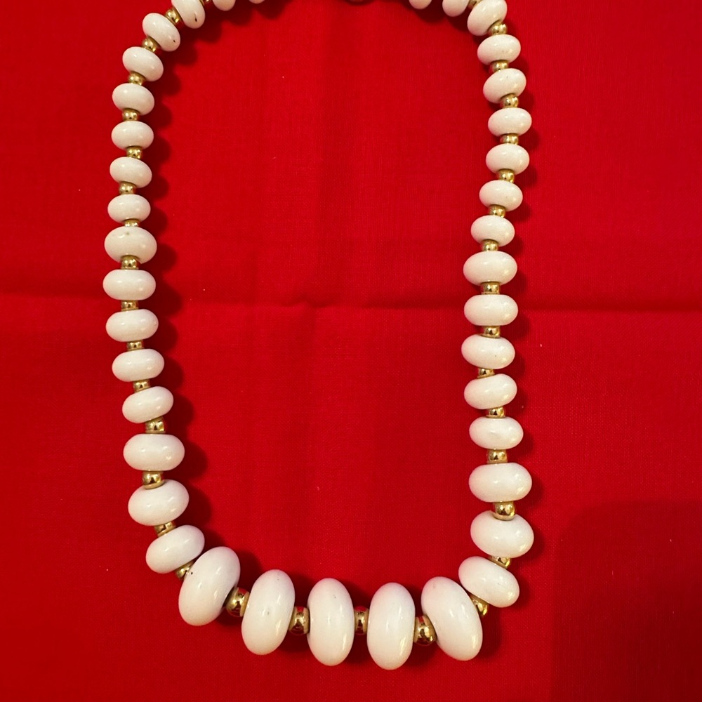 NAPIER VINTAGE beaded necklace